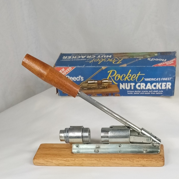 Reeds Rocket Nut Cracker Model 816 With Original Box - Picture 5 of 10